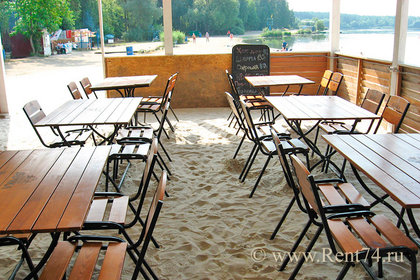 Кафе на бесплатном городском пляже Челябинска