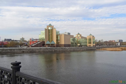 Исторический музей Южного Урала - вид с реки Миасс в городе Челябинске