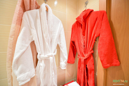 Халаты, тапочки, махровые полотенца банные и для лица