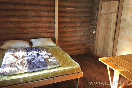Комната отдыха с разложенной кроватью 