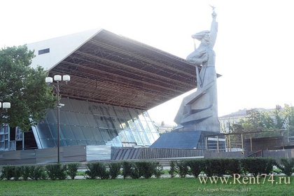 Памятник и кинотеатр Аврора в Краснодаре
